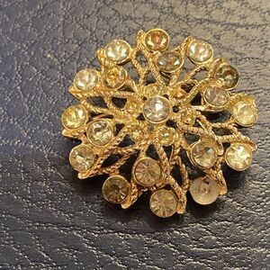 Vintage Women’s Brooch Silver Tone Cubic Zirconia Starburst Snowflake 2” *Read*